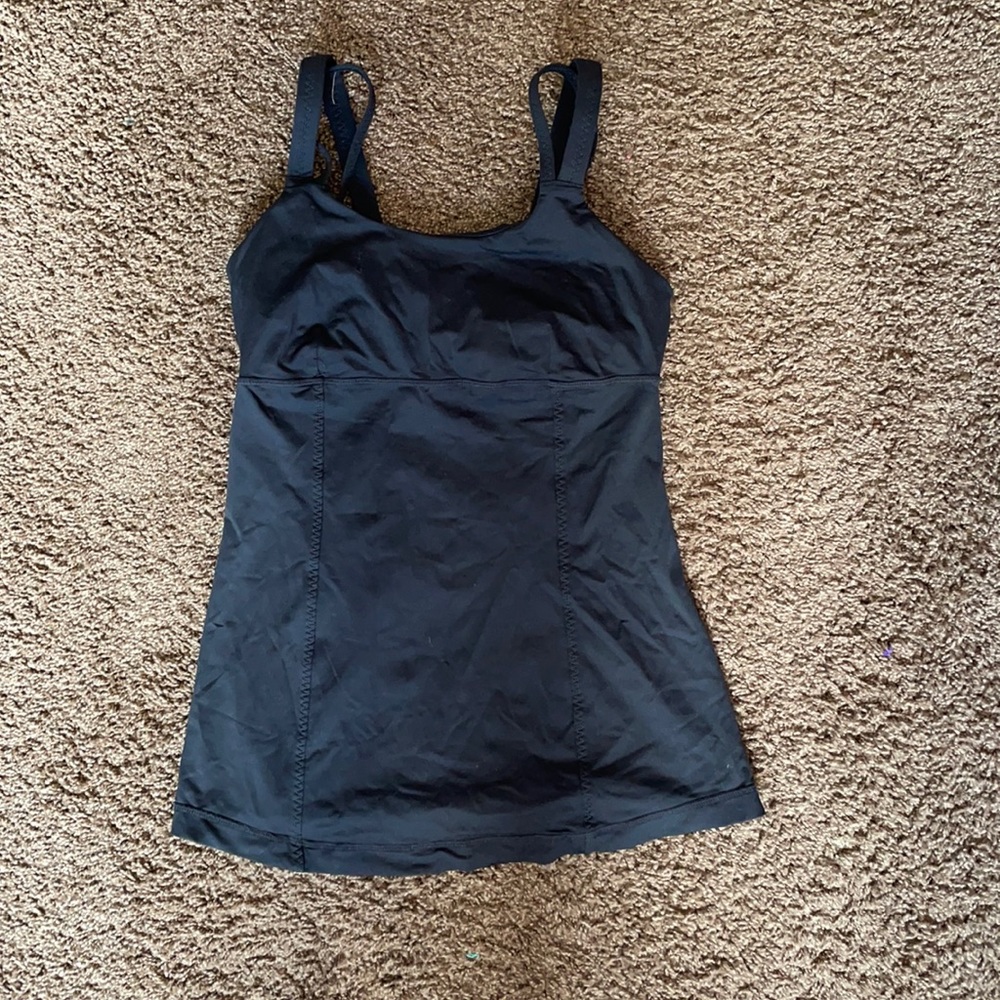 Lululemon tank with built in bra